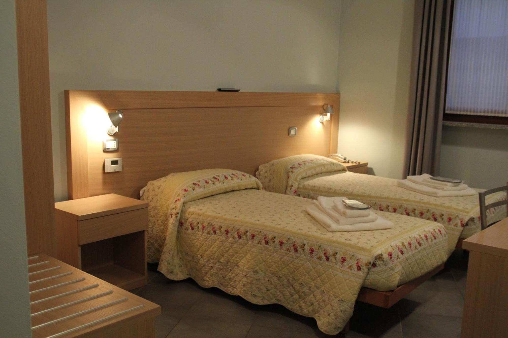 Albergo Verdi 노비리구레 외부 사진